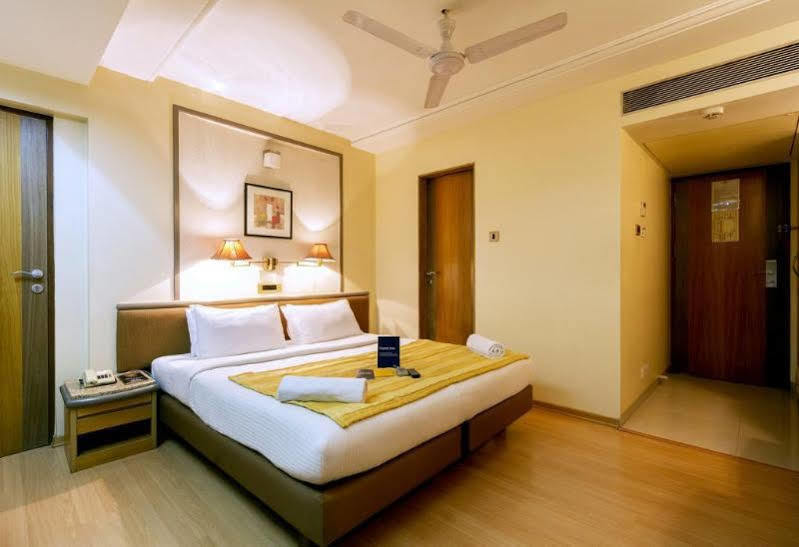 Hotel Gandharva Shivajinagar Pune Esterno foto