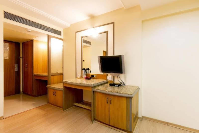 Hotel Gandharva Shivajinagar Pune Esterno foto