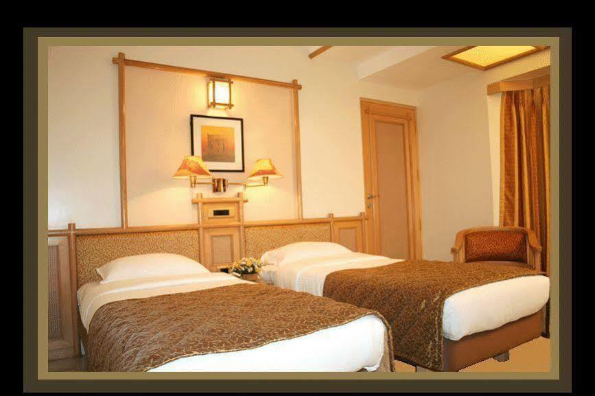 Hotel Gandharva Shivajinagar Pune Esterno foto