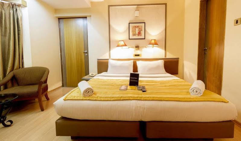 Hotel Gandharva Shivajinagar Pune Esterno foto
